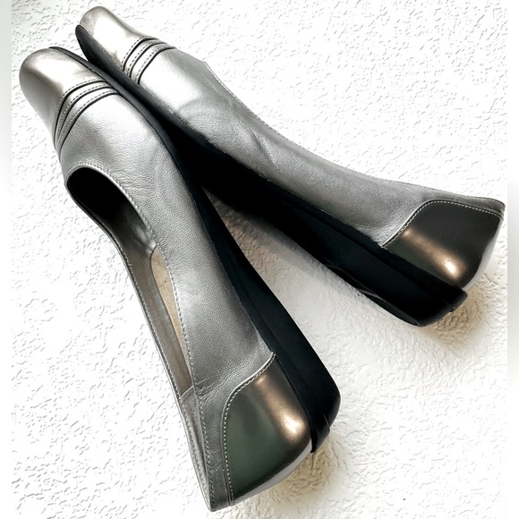 Easy Spirits Womens Silver Metallic Leather Size 8 Slip On Casual/Dress Shoe - Picture 2 of 6